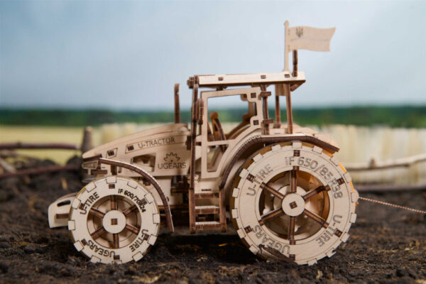 Model mechaniczny Traktor Zwycięża